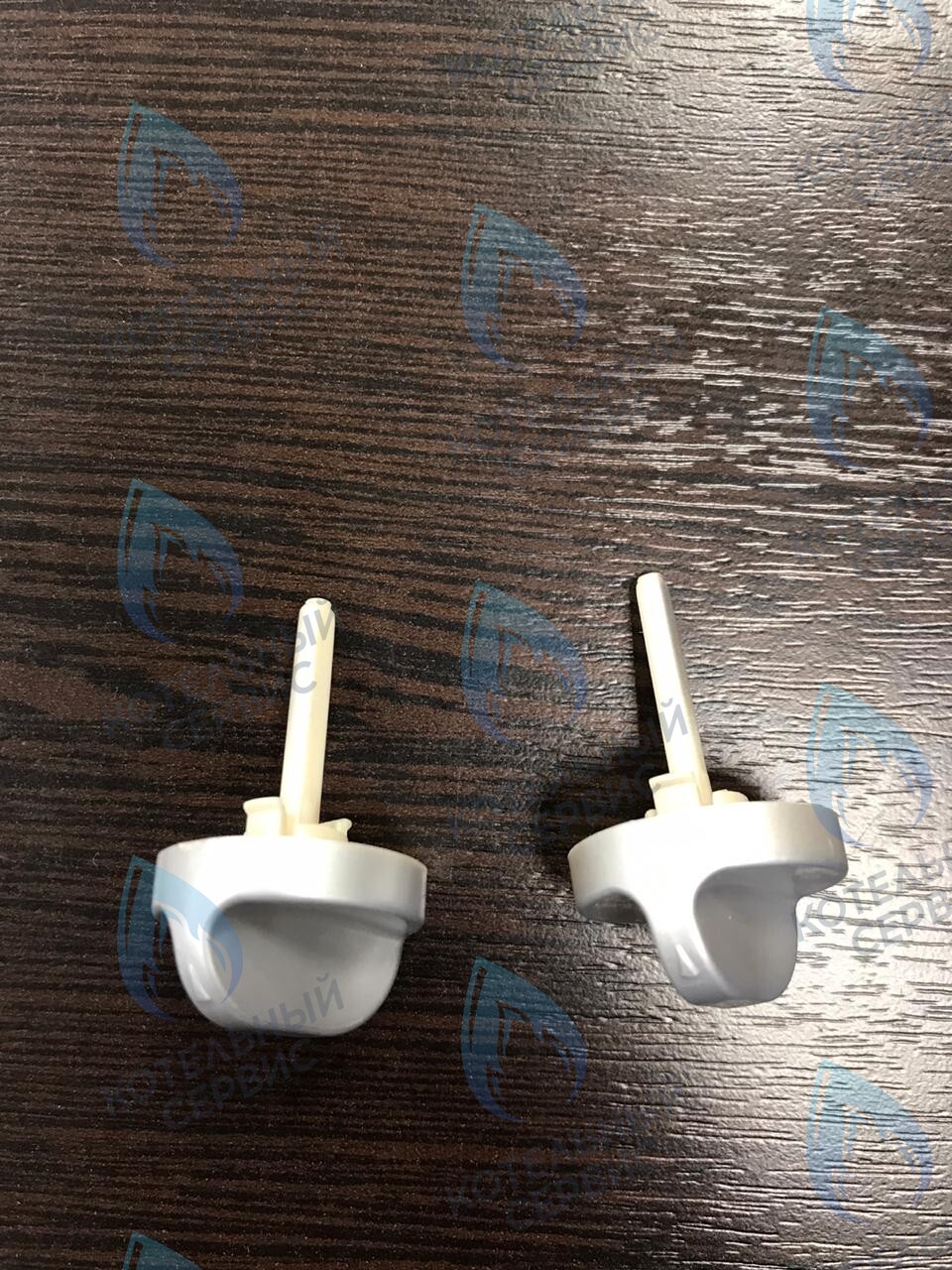 39848660 Ручки регулировки ОВ и ГВС (2шт/компл) Domina C/F N, Arena C/F 13-24 FERROLI (35015640) в Новосибирске