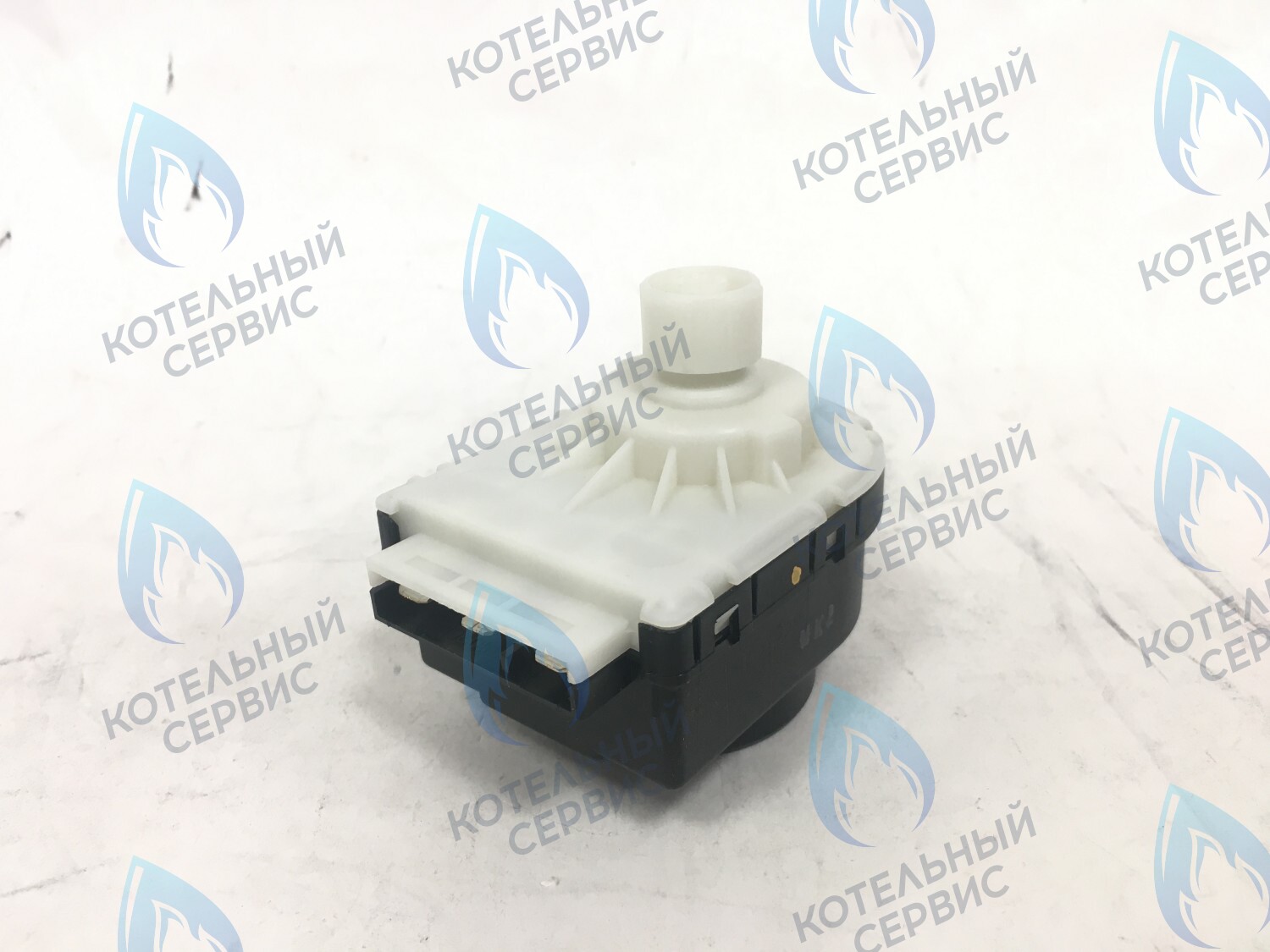 GM002 Сервопривод (мотор) трехходового клапана Ariston (61302483-01) 10mm – 220/240V (E) BAXI (5647340, 5694580, 5694581, 200025379, YYY56945811P, YYY005694581), CHAFFOTEAUX (61302483-01) в Новосибирске