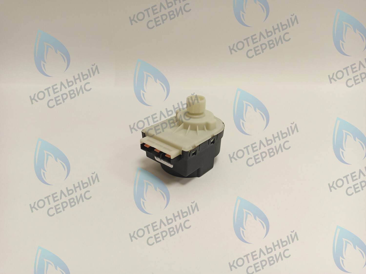 GM002-04 Сервопривод Duca KSP-246(мотор) трехходового клапана DUCA Ariston (61302483-01) 10mm – 220/240V (Duca) BAXI (5647340, 5694580, 5694581, 200025379, YYY56945811P, YYY005694581), CHAFFOTEAUX (61302483-01) в Новосибирске