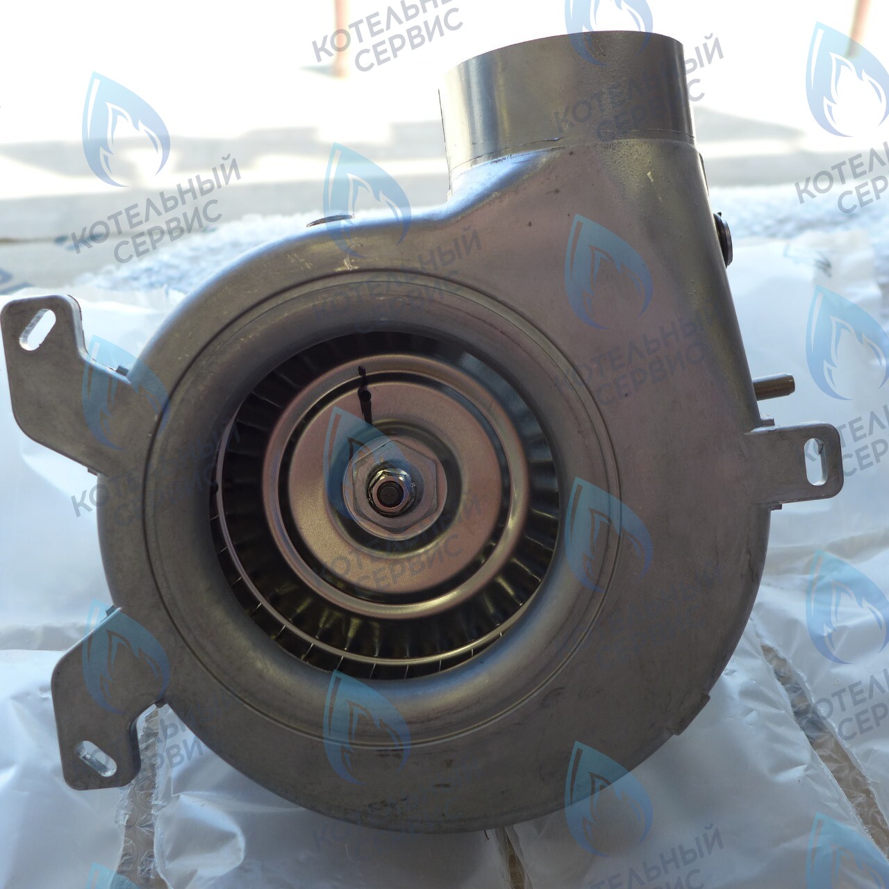 0020253005 Вентилятор дымоудаления настенных газовых котлов VAILLANT turboFIT VUW 242/5-2 VU,  VUW в Новосибирске