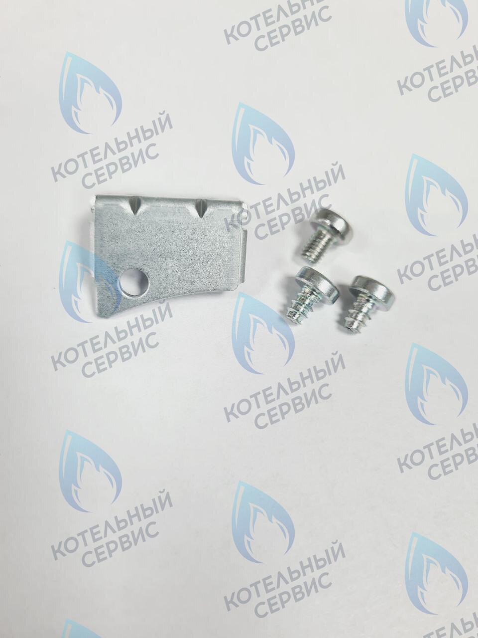 30033137A Металлический крепежный кронштейн  для замены нового насоса Шинху на существующий Фиксирующая скоба (1EA), болт (M4, 1EA), винт (4×6, 2EA) для Deluxe S/ONE, NCB 700 (необходим при замене 30033192A на 30020779B) в Новосибирске