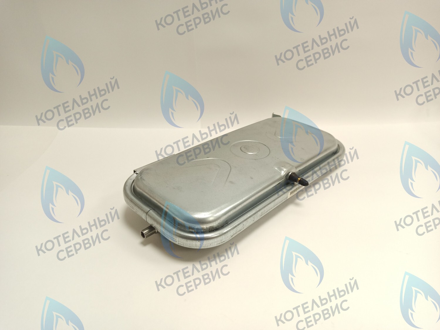 30020196B Бак расширительный Navien Deluxe S/C/E/ONE (30020196A, 30015691A) 6 литров в Новосибирске