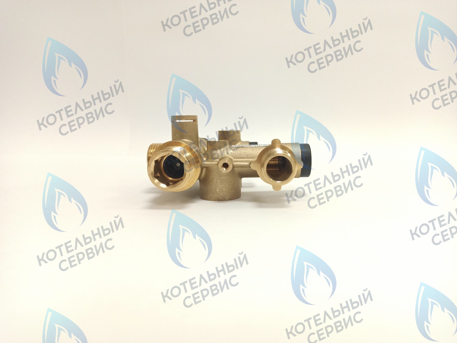 GGT016 Трехходовой клапан Viessmann Vitopend A1JB (7856970) в Новосибирске